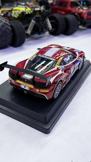 часы patek philippe: Коллекционная масштабная модель гоночного автомобиля Ferrari 488 — 3