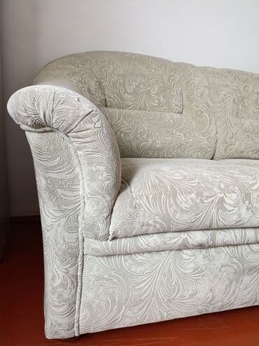 Столы: Продается диван, не раскладной качественный, крепкий, размер 160 х 95 — 4