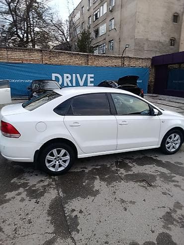 audi tt: Volkswagen Polo: 2012 г., 1.6 л, Автомат, Бензин, Седан — 5