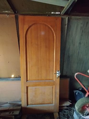 мебель из дерева: Межкомнатная дверь, Б/у, Глухие, Деревянная — 2