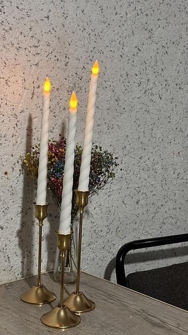 Набор декоративных LED-«свечей» в классических подсвечниках LED-свечи