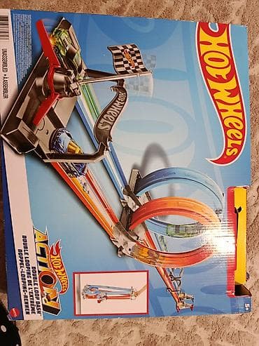 fanko pop: Продаётся срочно хот вилс машинки с дорогой за 4500 сом б/у, дети — 3