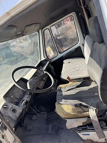 роял спорт бишкек: Кабина Mercedes-Benz Оригинал — 4