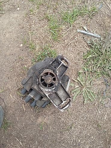 Мазда хедос 2куб.Трамблёр (распределитель зажигания) с крышкой и