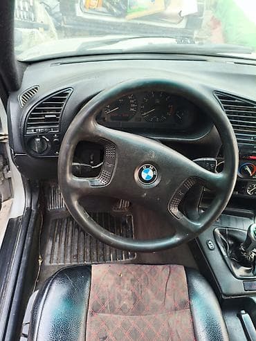 шейная машина: BMW 3 series: 1993 г., 1.8 л, Механика, Бензин, Седан — 4
