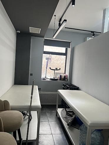 салон аренды: Сдаются 2 рабочих места с зеркалами (без кресел), кресла необходимо — 4