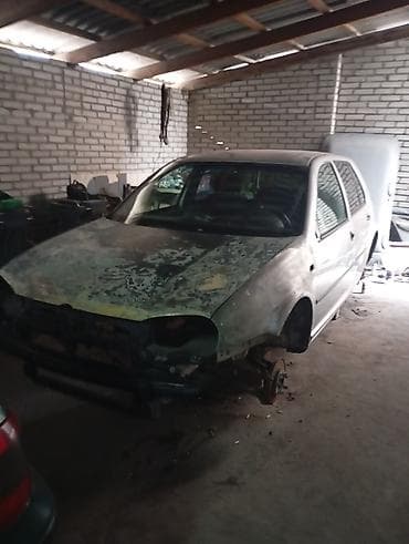 Volkswagen Golf: 2001 г., Хэтчбэк