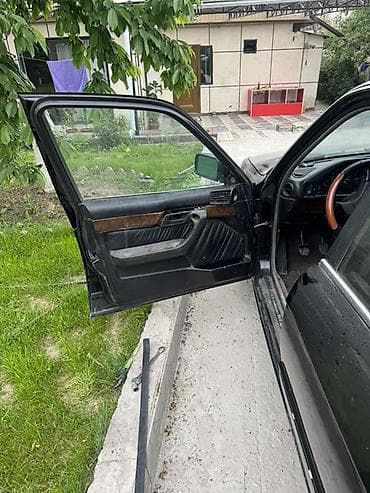 Унаа сатуу: BMW 5 series: 1993 г., 3.2 л, Кол менен иштөөчү, Бензин, Седан — 8