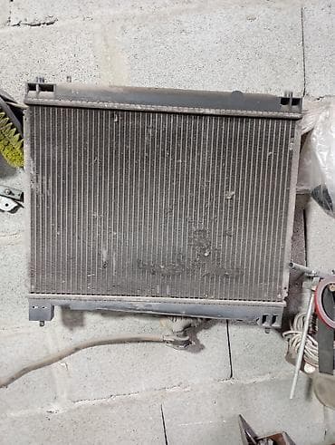 Радиатор охлаждения двигателя для легкового автомобиля.Ист -