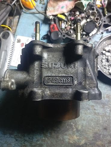 Кыймылдаткыч тетиктери жана чогултулган моторлор: ЦББ Suzuki 0.2 - engine capacity л, Оригинал — 1