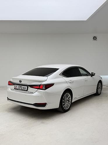 ct 200h: Lexus ES: 2021 г., 2.5 л, Гибрид, Седан — 10