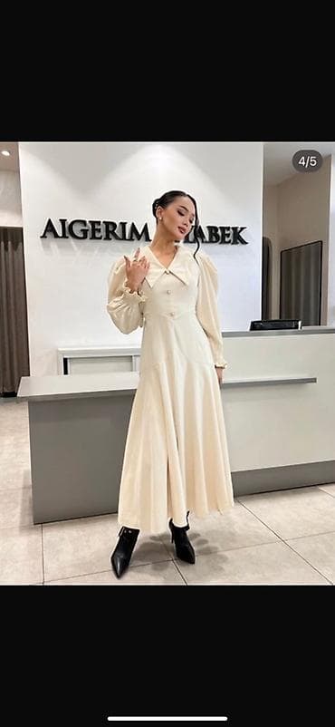 argus air: Платье миди с акцентными рукавами и крупным воротником - Длина — 1