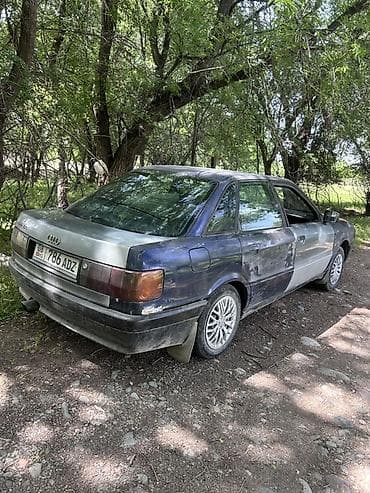 Audi 80: 1990 г., 1.8 л, Механика, Бензин, Седан