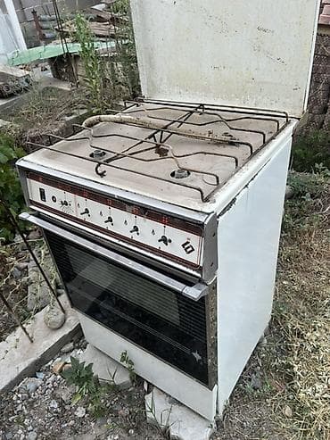 Газовая плита с духовкой, советская модель. Не известно рабочий или