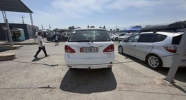 тоето пикник: Toyota Avensis Verso: 2002 г., Бензин, Минивэн — 2