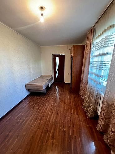 южные мкр: Продается 3 комнатный кирпичный дом 70 м2 в районе Т .Айтматова/ — 4