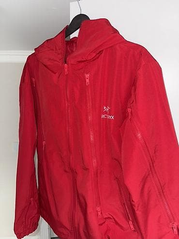 сумка гаярд: Куртка Arc’teryx, красная, с капюшоном Новая❗️❗️❗️|качество фотографий — 3