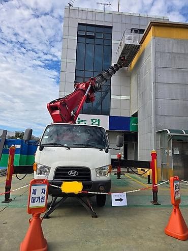 Автовышка на базе Hyundai с телескопической стрелой. город Бишкек