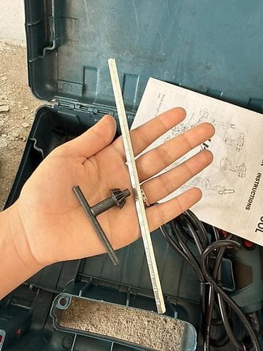 Сетевой ударный дрель Bosch в кейсе Комплектация: - дрель с кабелем — 3