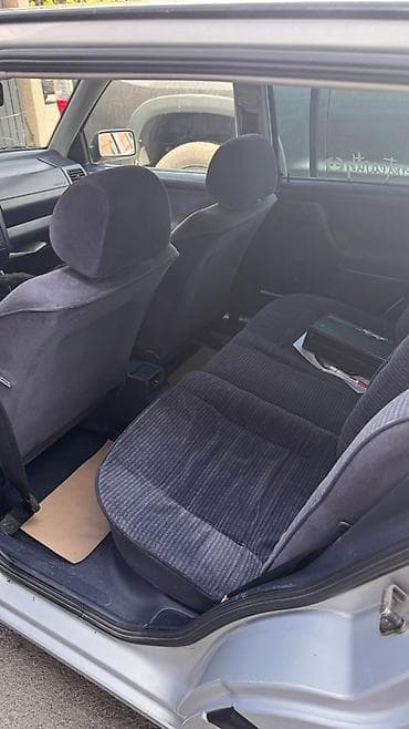 01: Volkswagen Golf: 1993 г., 1.8 л, Механика, Бензин, Хэтчбэк — 9