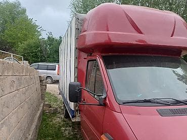 двери от спринтера: Легкий грузовик, Mercedes-Benz — 3