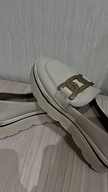 Туфли: Лоферы женские, белые - Модель: лоферы на утолщённой подошве - Цвет — 2