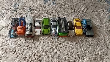 hot: 🚗 Продам коллекцию игрушечных машинок! 🔥 В комплекте: 🏎️ 11 машинок — 2