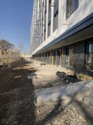 в офис: Сатам Офистик 61 кв. м, Ремонтсуз, Эмерексиз, Көп кабаттуу имарат, 1 кабат — 8