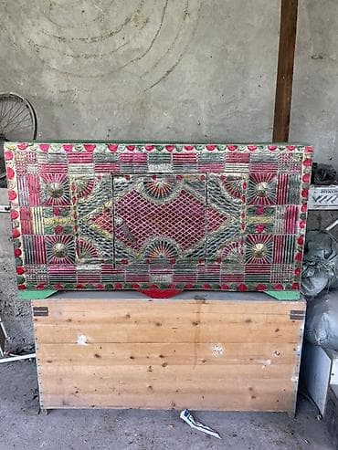 Резной расписной сундук/ларь с крышкой. - Материал: массив дерева at lalafo.kg Резной расписной сундук/ларь с крышкой. - Материал: массив дерева