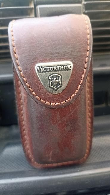 Мультитул-нож Victorinox с кожаным чехлом Компактный швейцарский нож