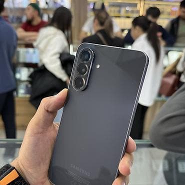 pixel 9a: Samsung Galaxy A56 5G, Б/у, 256 ГБ, цвет - Серый, 2 SIM — 4