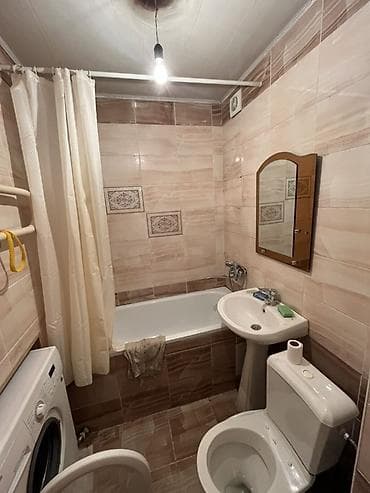 Батирлер: 2 бөлмө, 42 м², Эски ремонт — 3