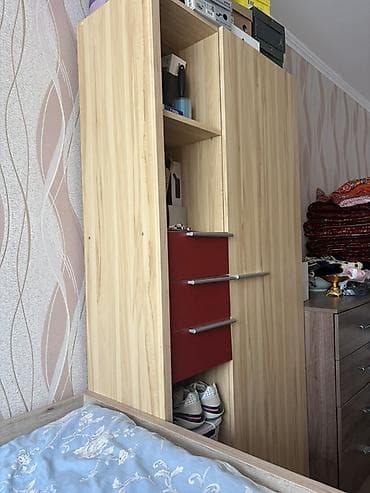 Модульный комплект мебели для детской/кабинета: шкаф-купе и рабочая