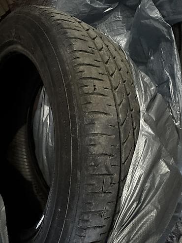 Шины и диски: Летние шины Toyo, размер 215/55 R17 
 2шт — 3