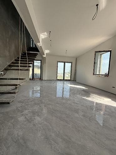 Үйлөрдү сатуу: 600$ Продается просторный таунхаус с жилой площадью 275м2 с — 4