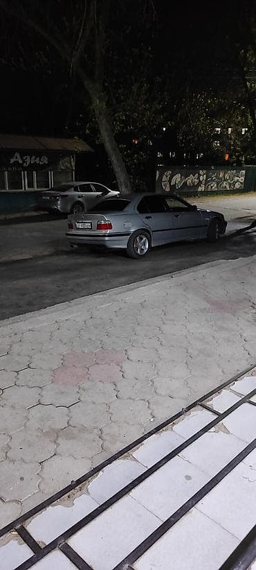 машина bwm: BMW 3 series: 1992 г., Седан — 2