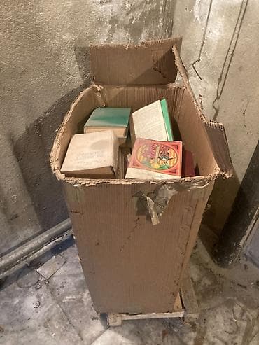 Продам художественную литературу по 150 сомов за книгу. Иностранная и at lalafo.kg Продам художественную литературу по 150 сомов за книгу. Иностранная и