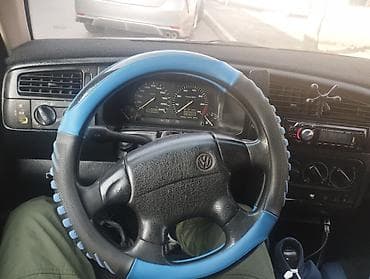 Volkswagen: Volkswagen Golf: 1997 г., 1.6 л, Механика, Бензин, Хэтчбэк — 8