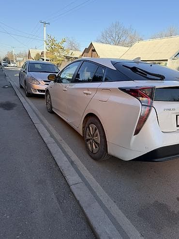bazar kg: Toyota Prius: 2017 г., 1.8 л, Вариатор, Гибрид, Хэтчбэк — 2