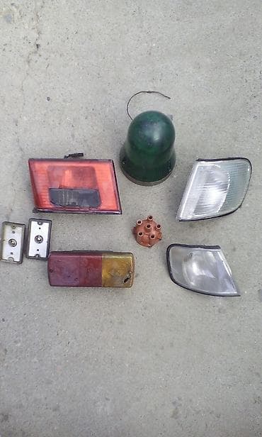Продаю не дорого фонари повороткикрышку трамблера, зеркала, фара