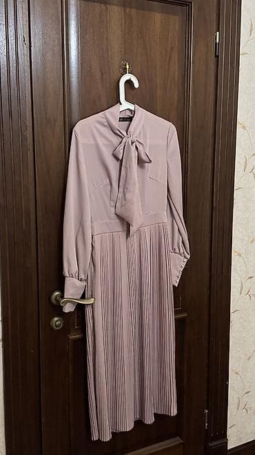 Платья: Платье миди в пудрово-розовом оттенке с женственным бантом на — 1