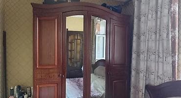 Спальные гарнитуры: Спальный гарнитур в классическом стиле, цвет — тёмный орех с резными — 1