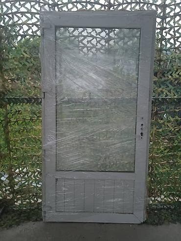 Пластиковая дверь, Б/у, Со стеклом