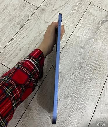 aipad mini 6: IPad 10‑го поколения, голубой цвет. Память 256 ГБ. Диагональ экрана — 6