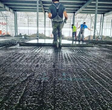 заливка пола: Стяжка Бесплатная консультация, Гарантия Больше 6 лет опыта — 3