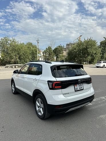 5: Volkswagen T-Roc: 2023 г., 1.5 л, Робот, Бензин, Кроссовер — 5