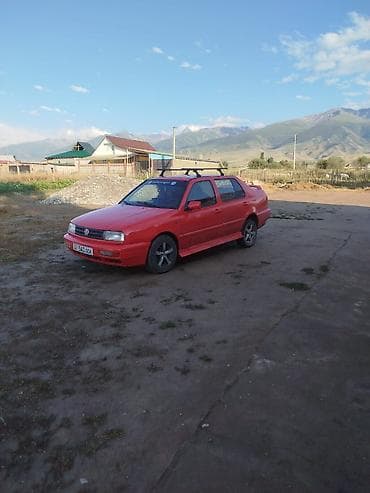Volkswagen Vento: 1996 г., 1.8 л, Механика, Бензин, Седан