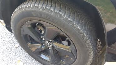 спортивные авто: Toyota RAV4: 2019 г., Гибрид, Кроссовер — 4