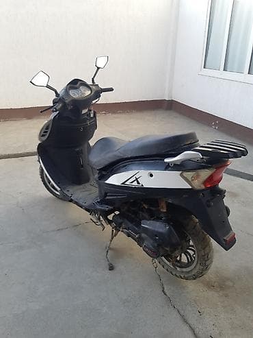 каски для детей: Скутер Irbis (бензиновый, вариатор) - Кузов: черный с белыми — 5