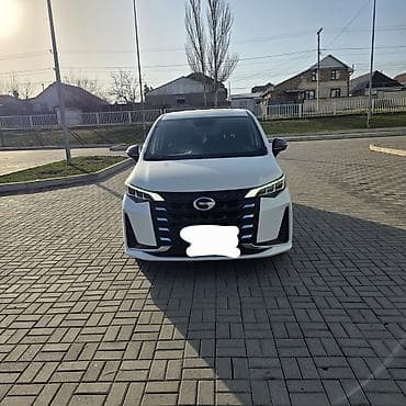 JAC : 2021 г., 1.5 л, Автомат, Бензин, Минивэн